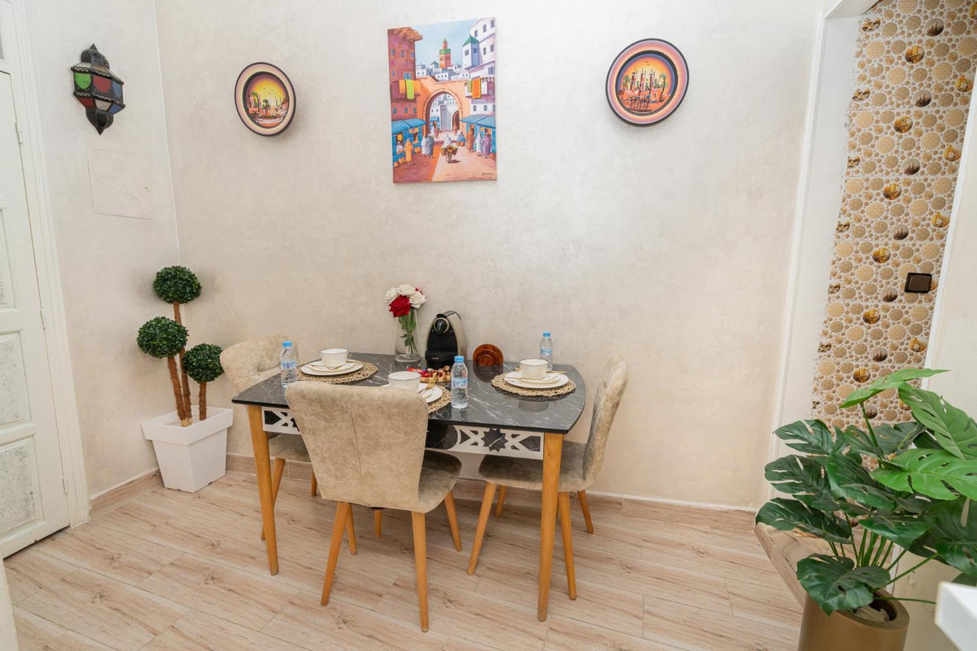 Appartement Ensolleille Au Coeur De Tanger Luaran gambar