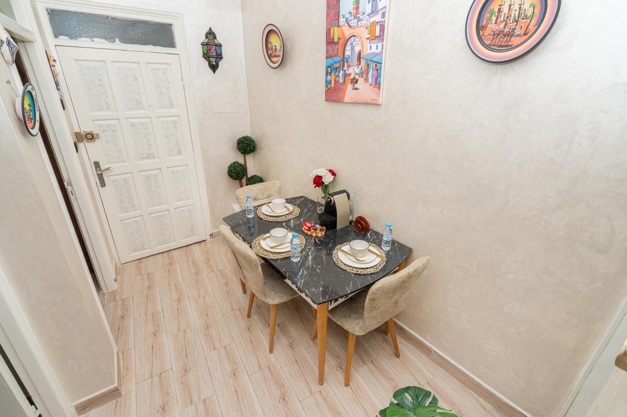 Appartement Ensolleille Au Coeur De Tanger Luaran gambar